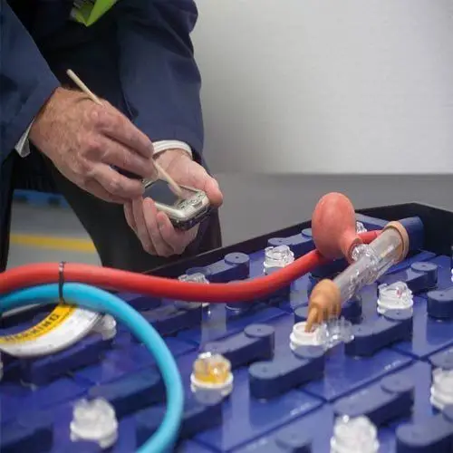 Обслуживание аккумуляторных батарей Обслуживание аккумуляторных батарей